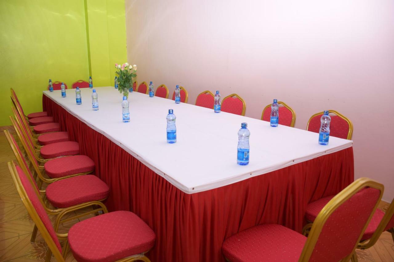 Right Venue Hotel Thika Екстер'єр фото